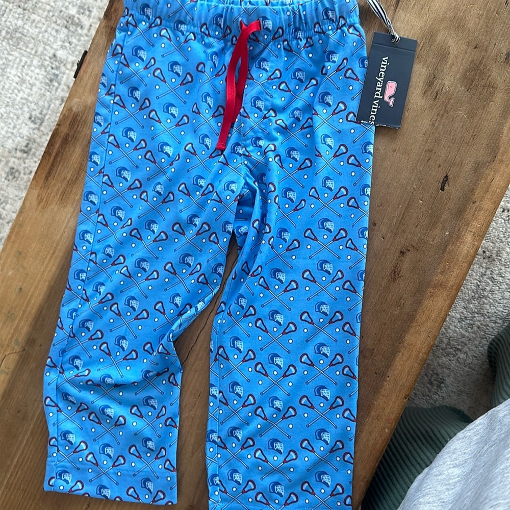 Vineyard Vines lacrosse print lounge pants